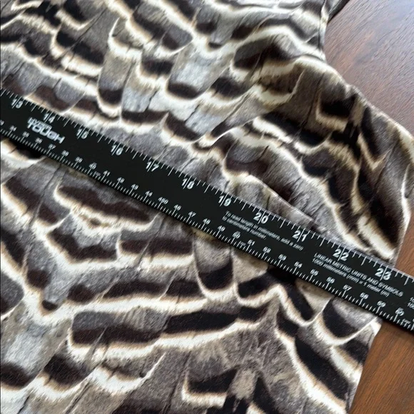 Rose & Olive Black and Gray Patterned Blouse - Picture 7 of 10